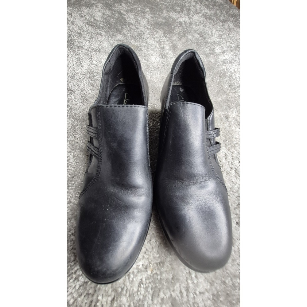 Clark's Bendables‎ Womens Size 8 Black Leather Heeled Slip On Casual Dress Shoe